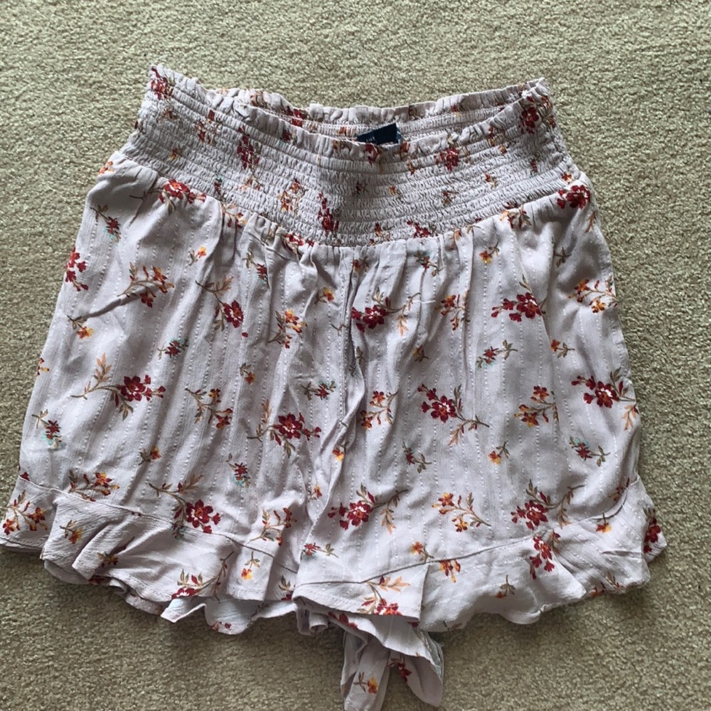American Eagle flowy shorts never worn!